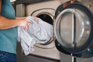 wash heavy comforters laundromat
